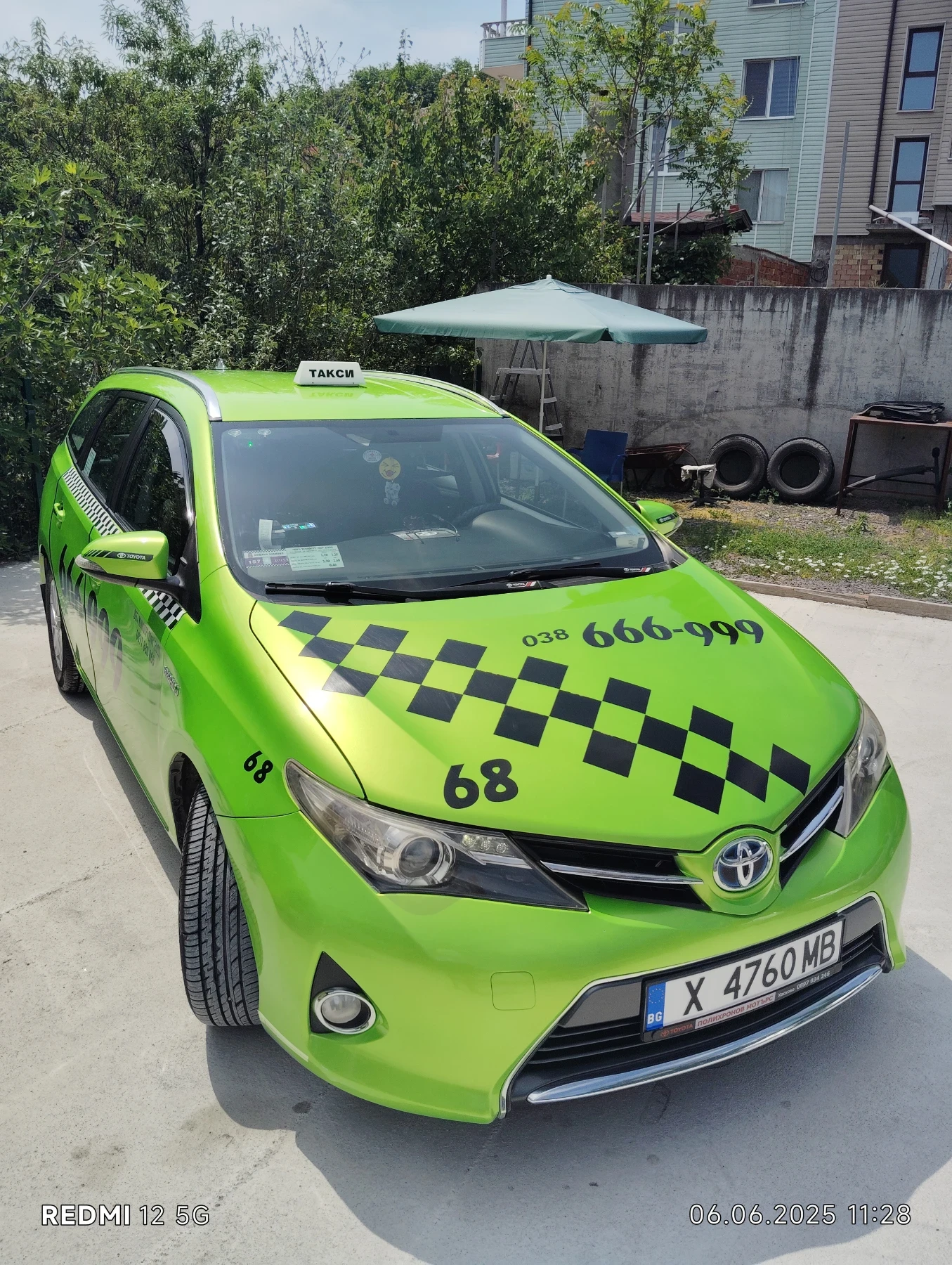 Toyota Auris  1.8 SW Hybrid - изображение 4