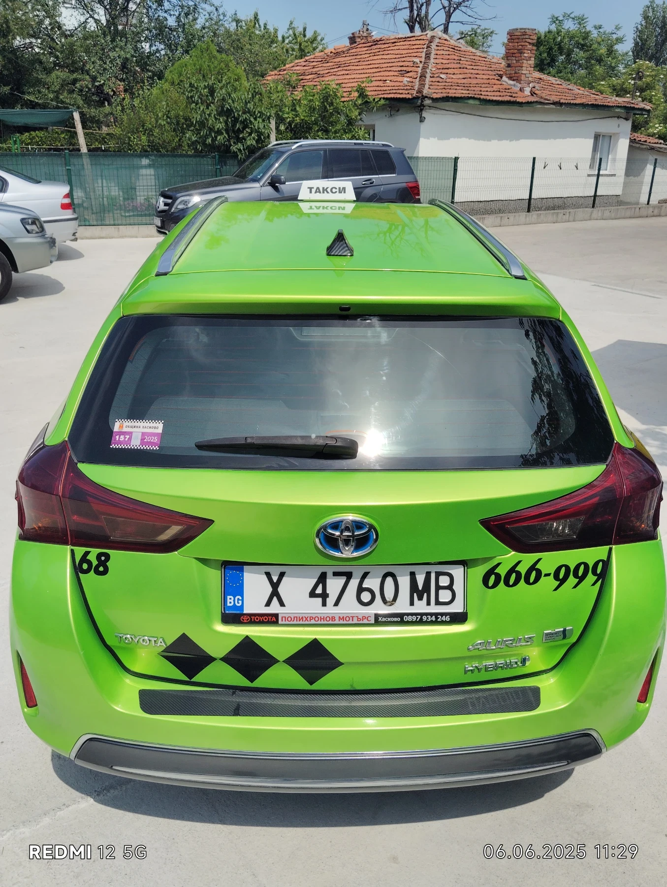 Toyota Auris  1.8 SW Hybrid - изображение 3