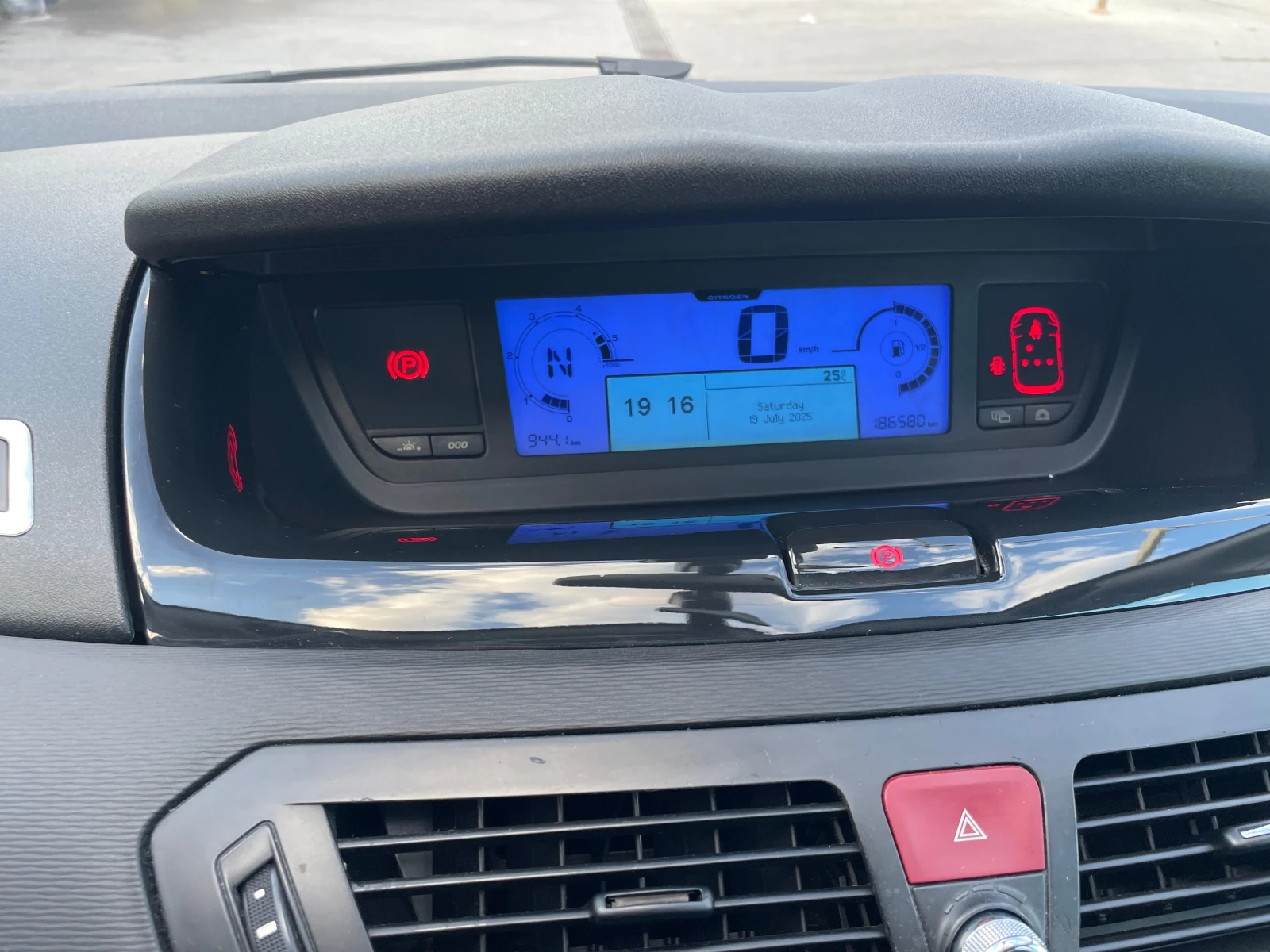 Citroen C4 Picasso 1.6 HDI - изображение 8