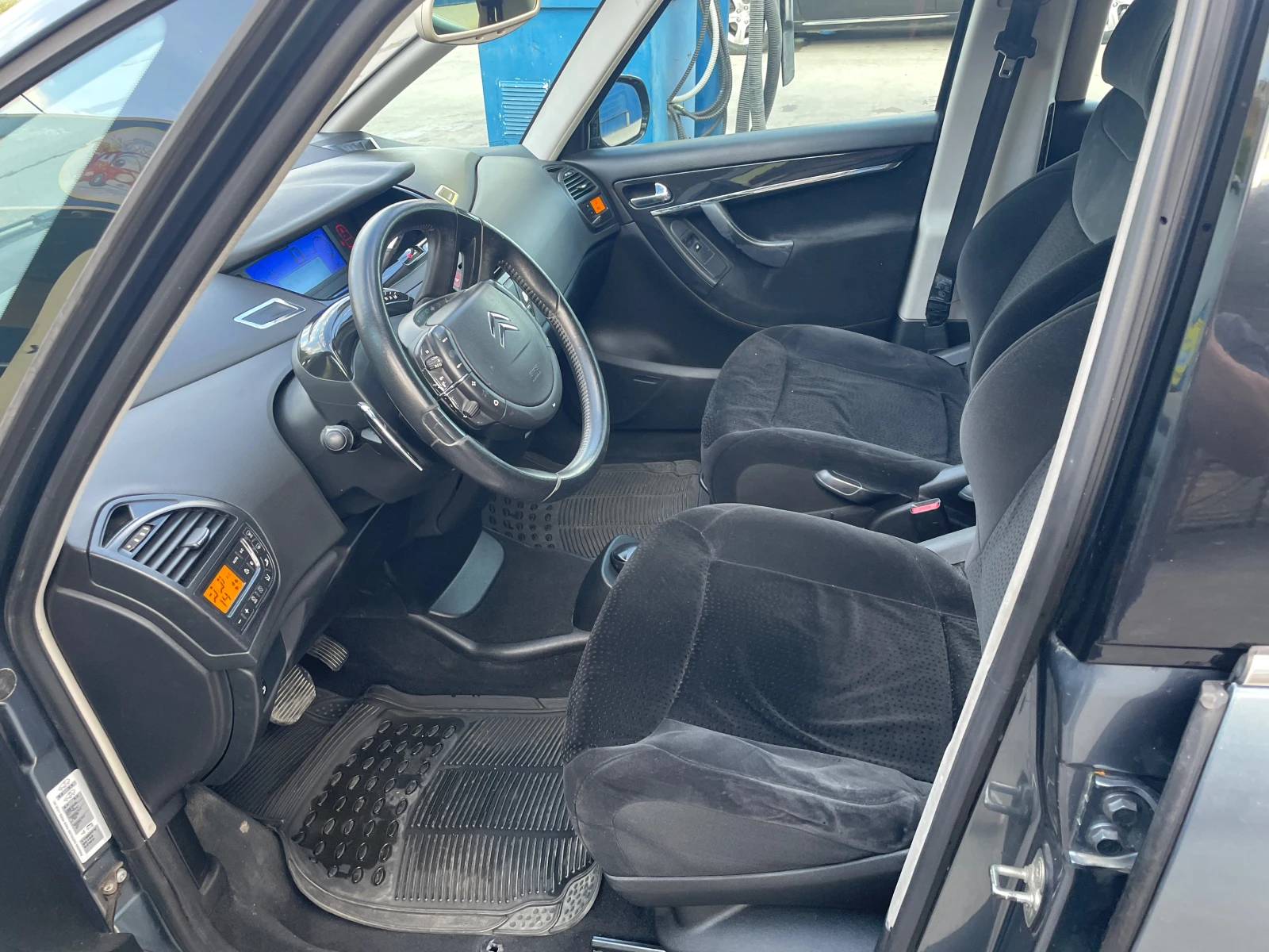 Citroen C4 Picasso 1.6 HDI - изображение 6