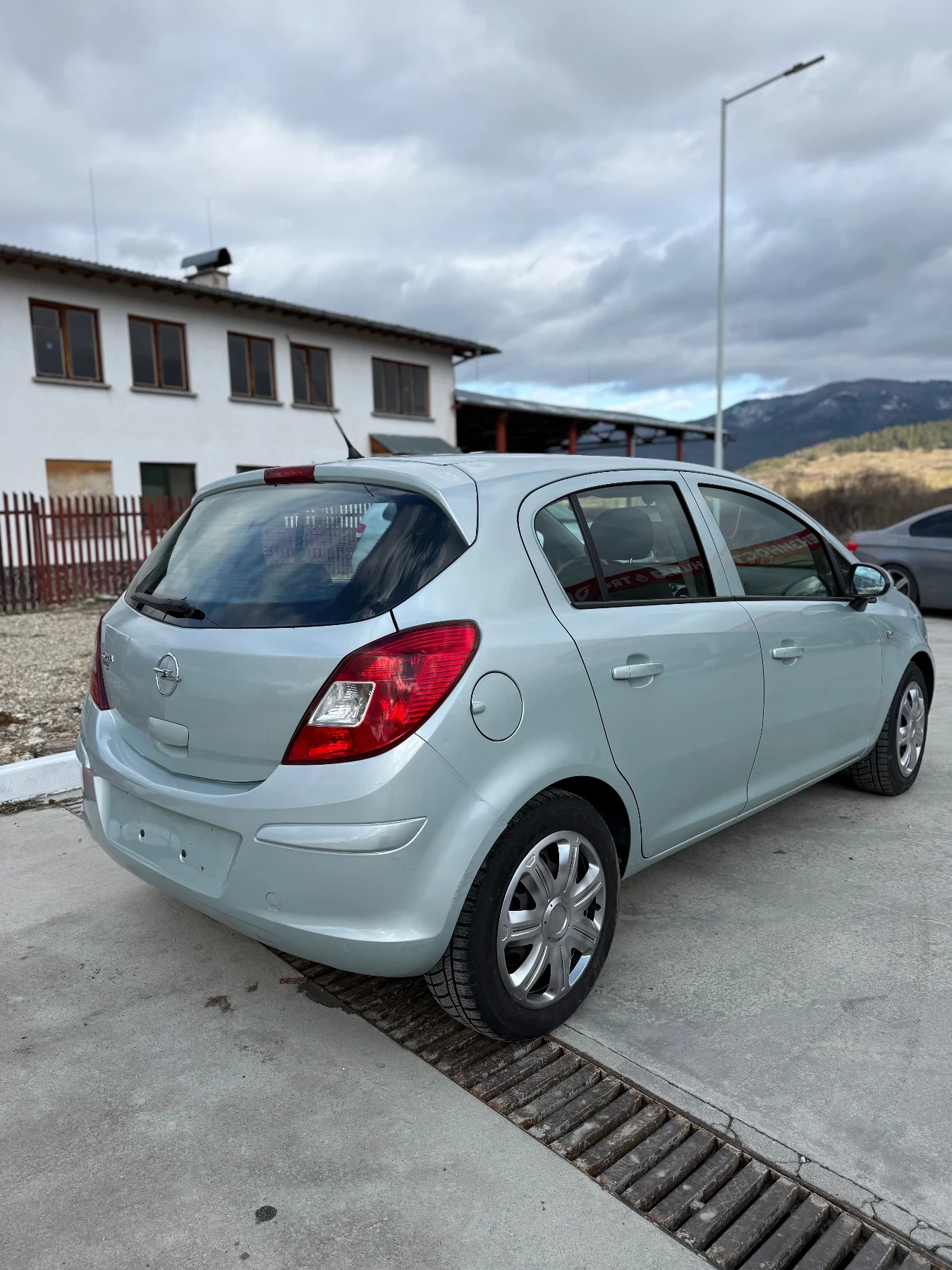 Opel Corsa 1.2 нов внос топ състояние - изображение 5
