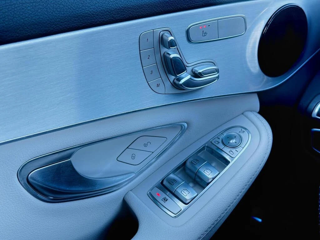 Mercedes-Benz C 300 4 MATIC * АвтоКредит (ЦЕНА ДО БГ), снимка 6 - Автомобили и джипове - 53724727