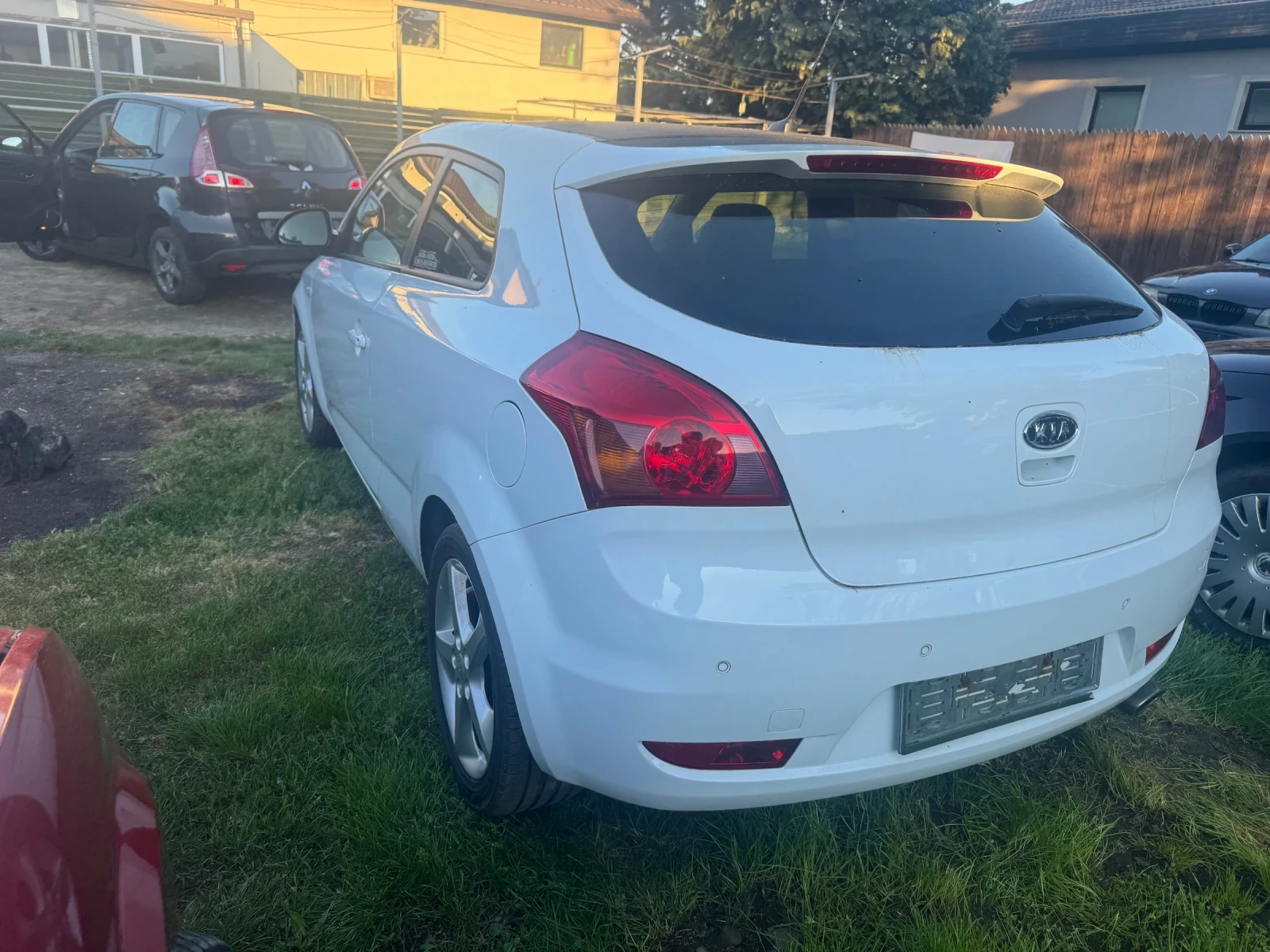 Kia Ceed 1.6i Klima, снимка 3 - Автомобили и джипове - 54556423