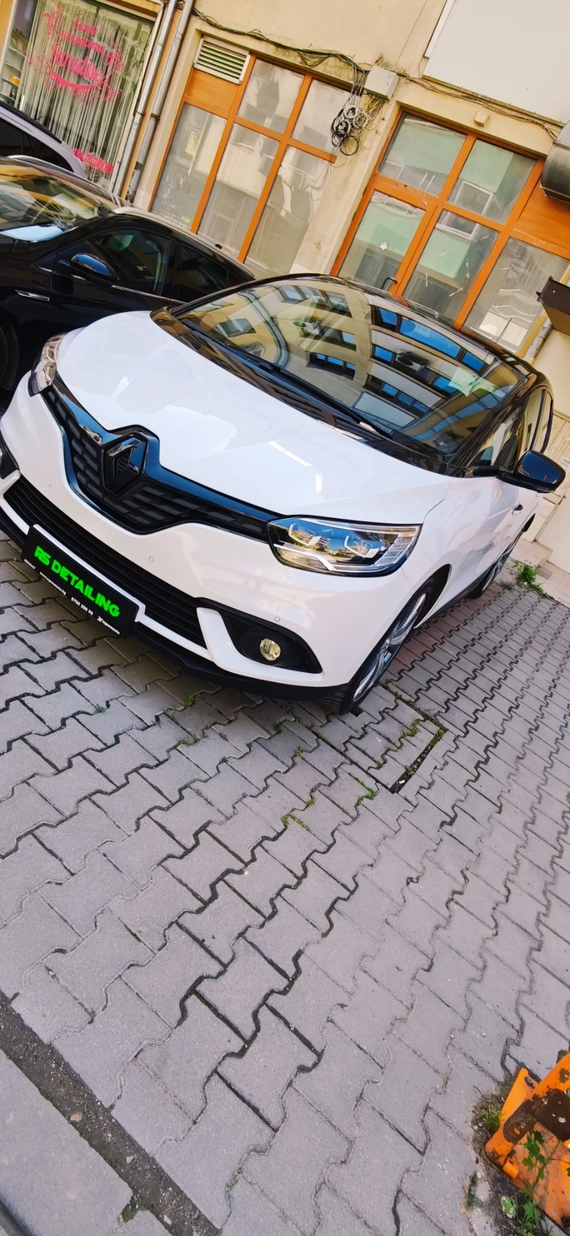 Renault Scenic 1.5 dciLEDnavi, снимка 13 - Автомобили и джипове - 55163536