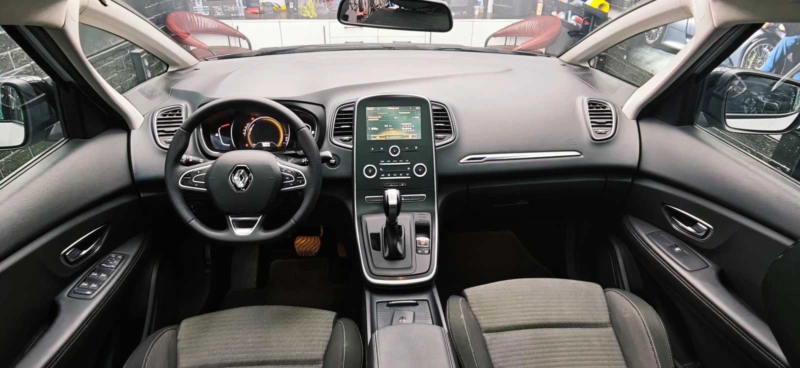 Renault Scenic 1.5 dciLEDnavi, снимка 8 - Автомобили и джипове - 55163536