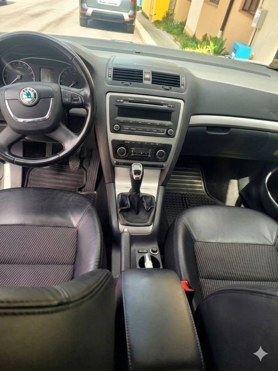 Skoda Octavia Elegance, снимка 2 - Автомобили и джипове - 54703672
