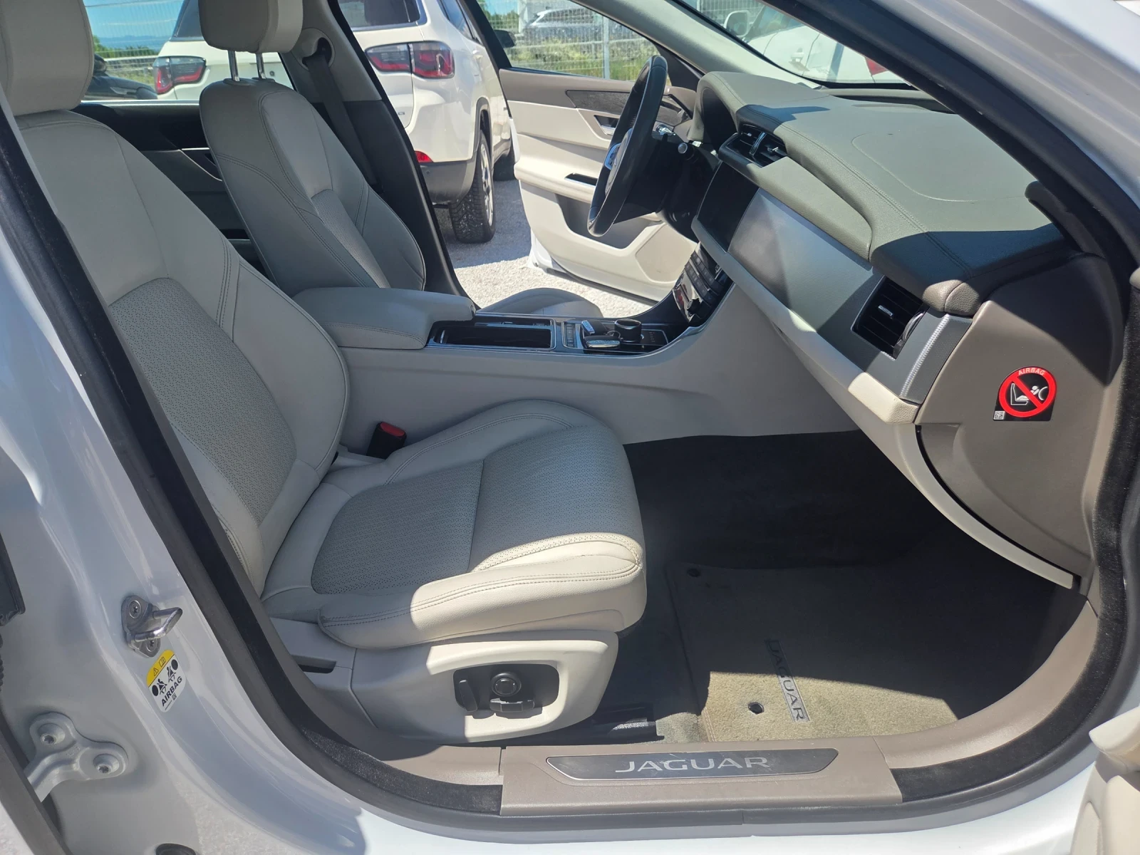 Jaguar Xf 2.0TDi/E6/   4-4/NAVI/FULL MAX, снимка 9 - Автомобили и джипове - 55071634