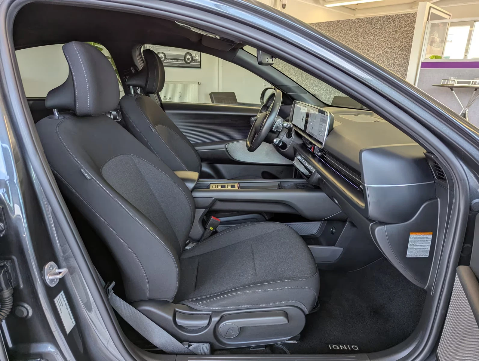 Hyundai Ioniq 6 DYNAMIQ/228HP/СЕРТИФИКАТ/CAM/LED/CPLAY/518q, снимка 13 - Автомобили и джипове - 55374780