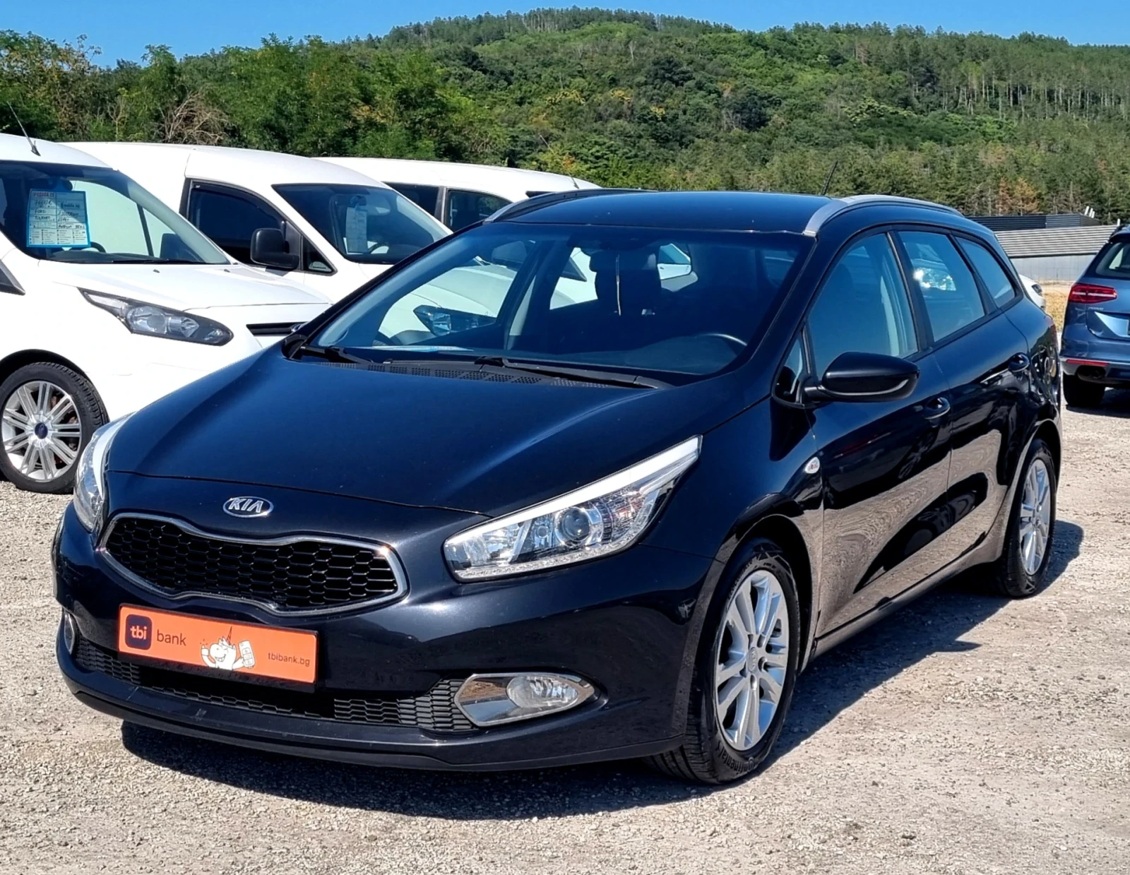 Kia Ceed 1.4i 100k.c., снимка 3 - Автомобили и джипове - 55492678