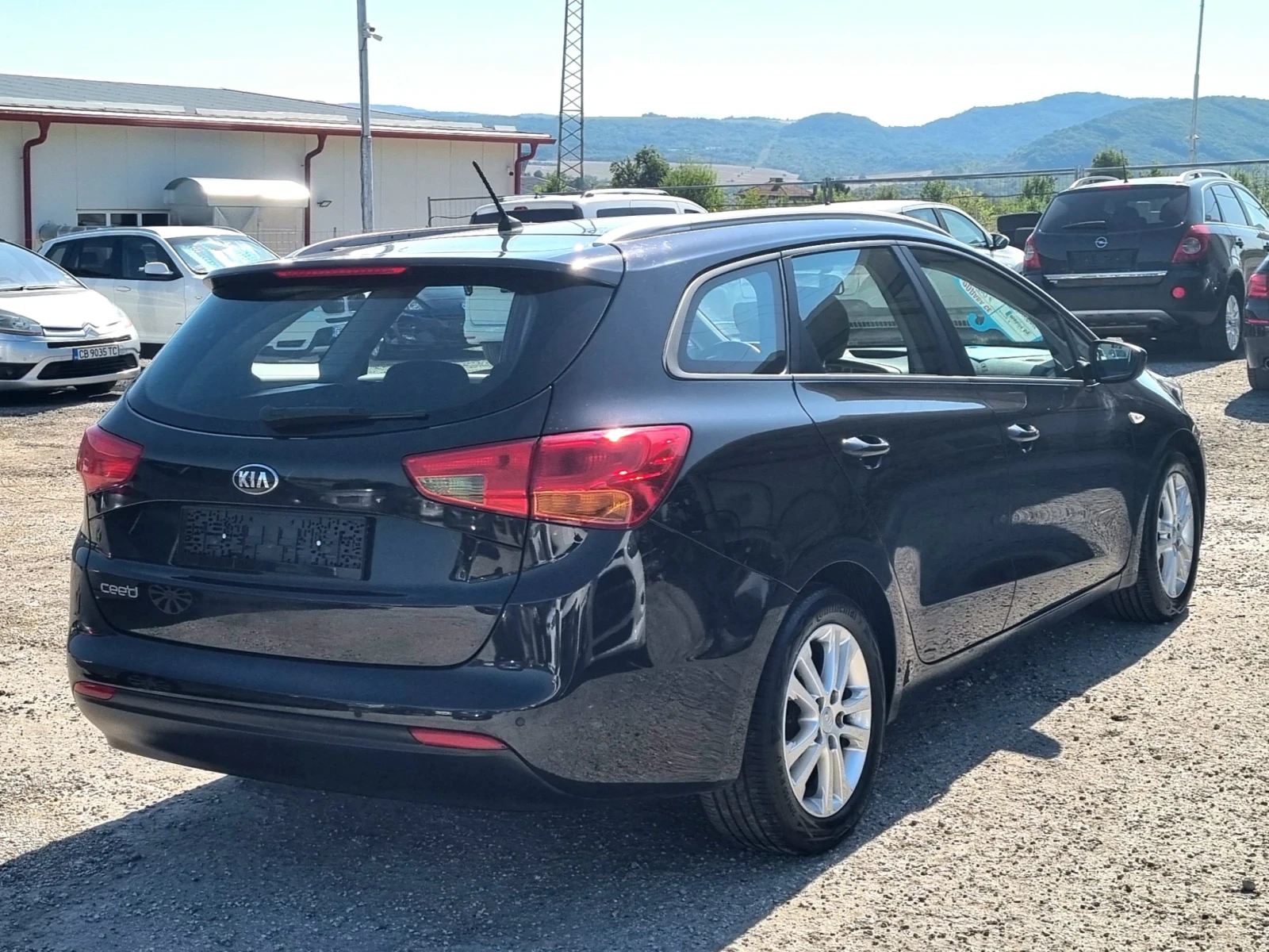 Kia Ceed 1.4i 100k.c., снимка 6 - Автомобили и джипове - 55492678