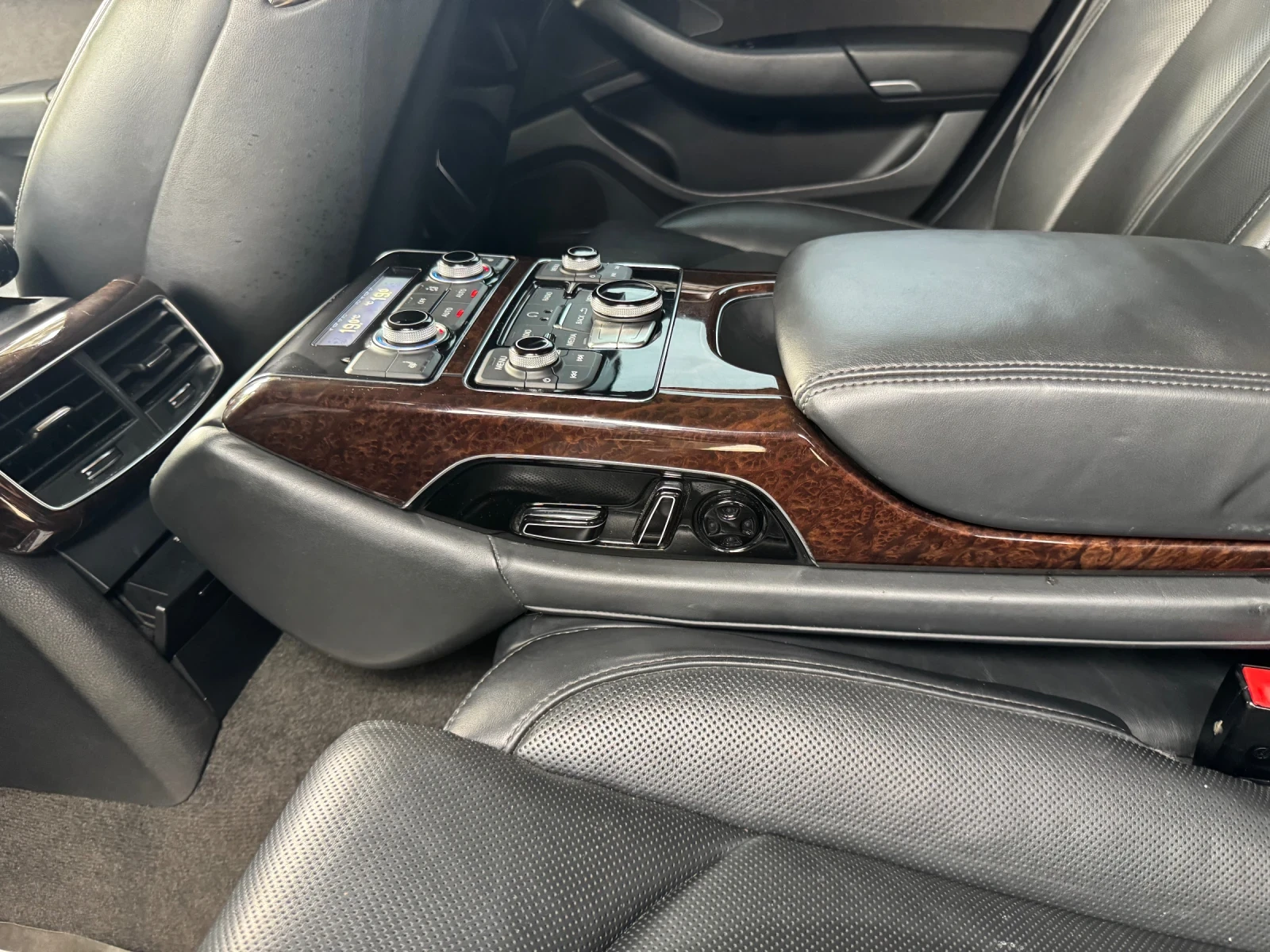 Audi A8, снимка 12 - Автомобили и джипове - 56556187