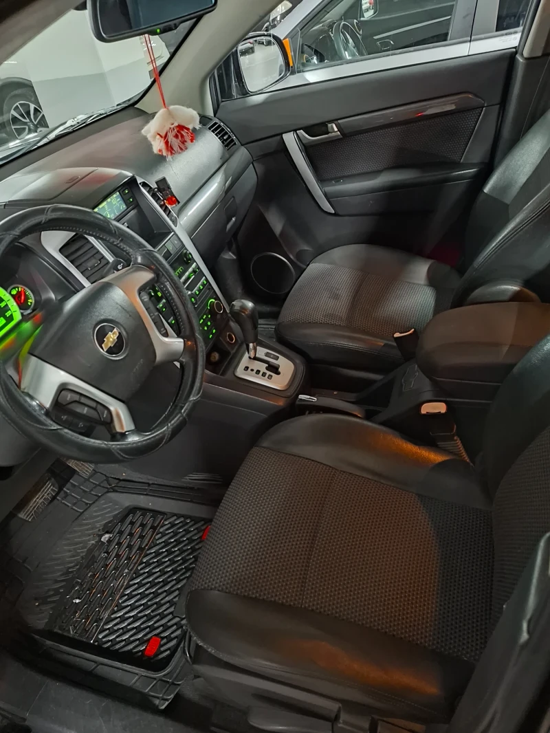 Chevrolet Captiva 2.0, снимка 7 - Автомобили и джипове - 48199304