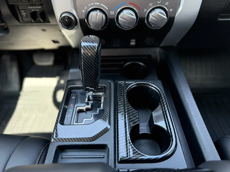 Toyota Tundra 5.7L V8 CREW MAX AWD FACELIFT, снимка 15 - Автомобили и джипове - 51305026