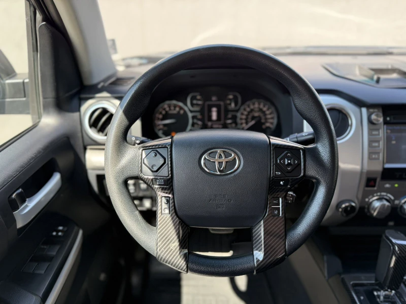 Toyota Tundra 5.7L V8 CREW MAX AWD FACELIFT, снимка 12 - Автомобили и джипове - 51305026