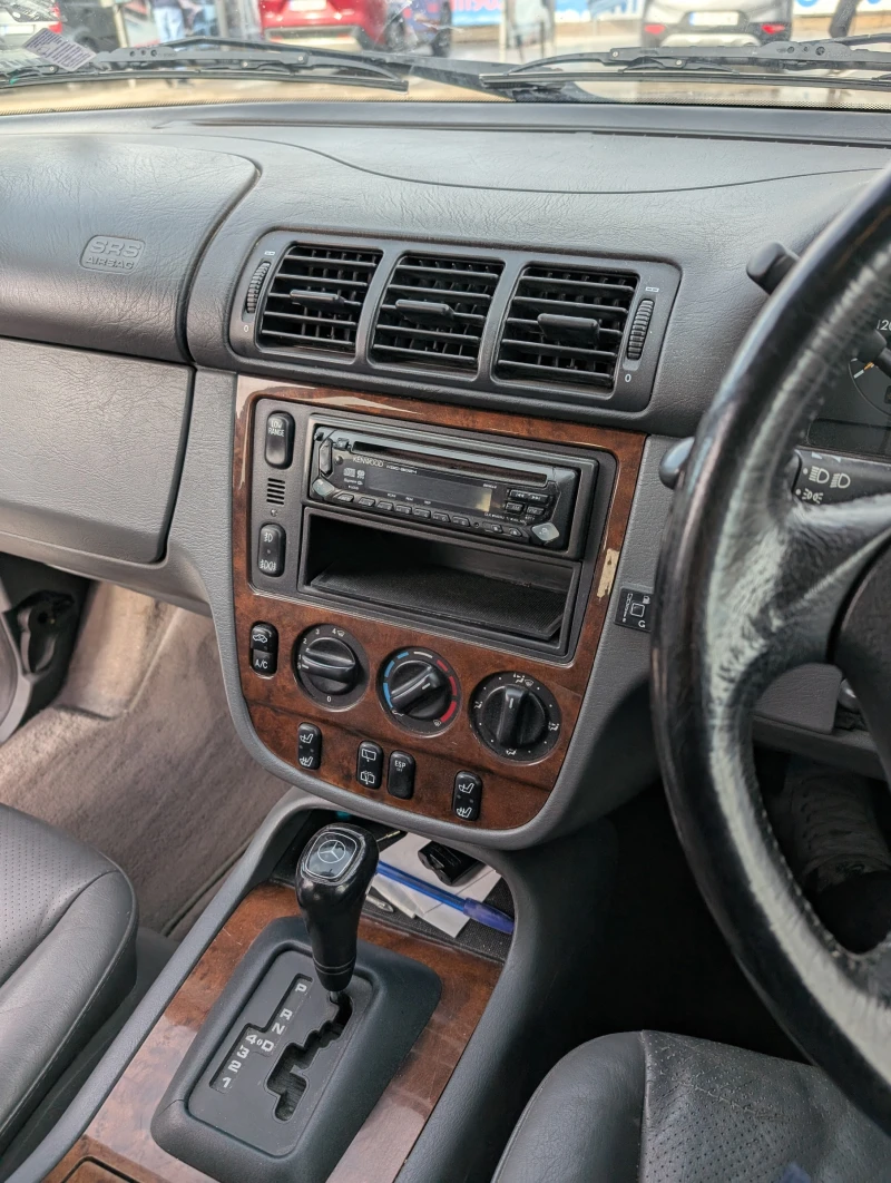 Mercedes-Benz ML 320, снимка 14 - Автомобили и джипове - 52975021