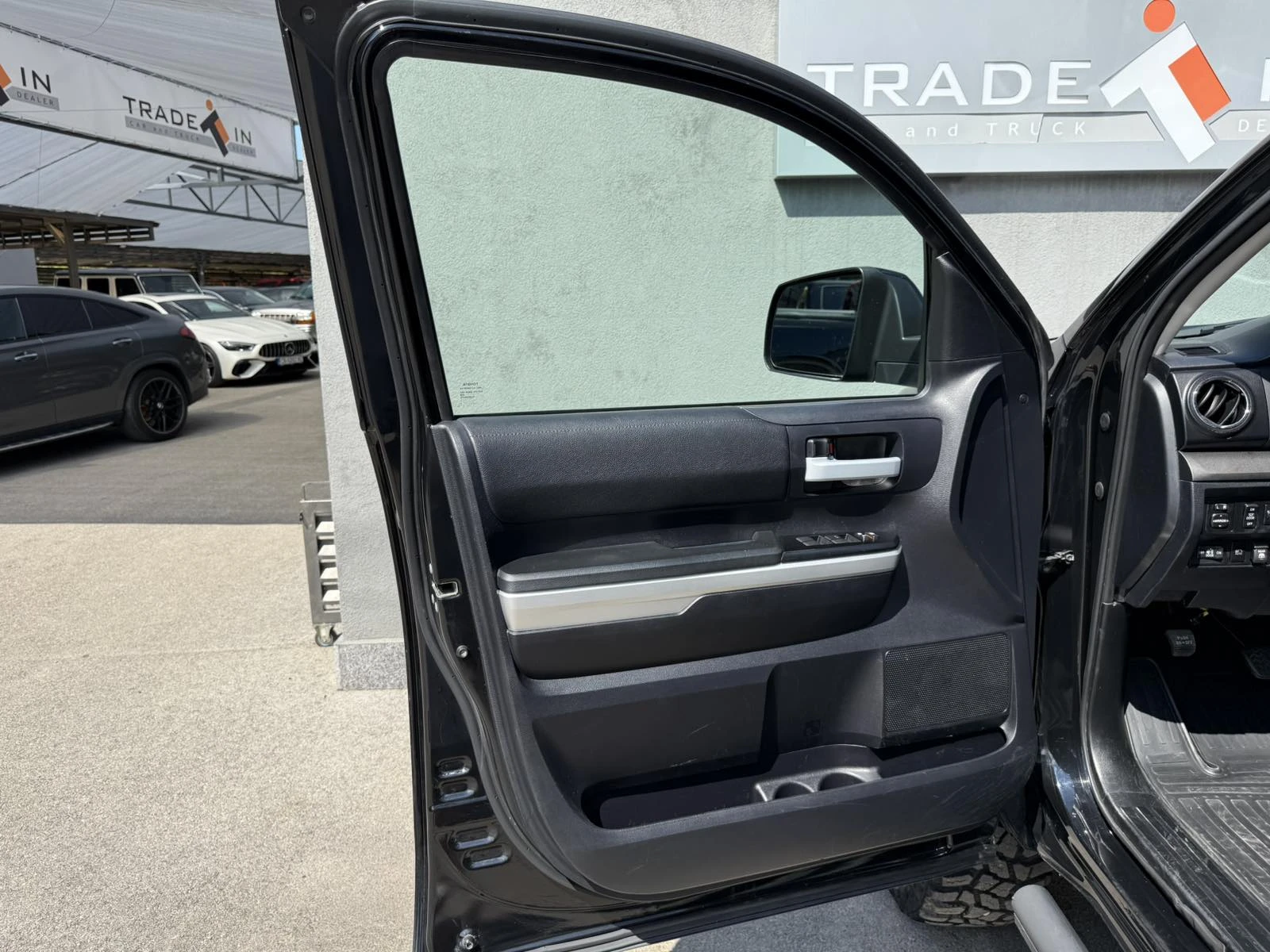 Toyota Tundra 5.7L V8 CREW MAX AWD FACELIFT - изображение 8