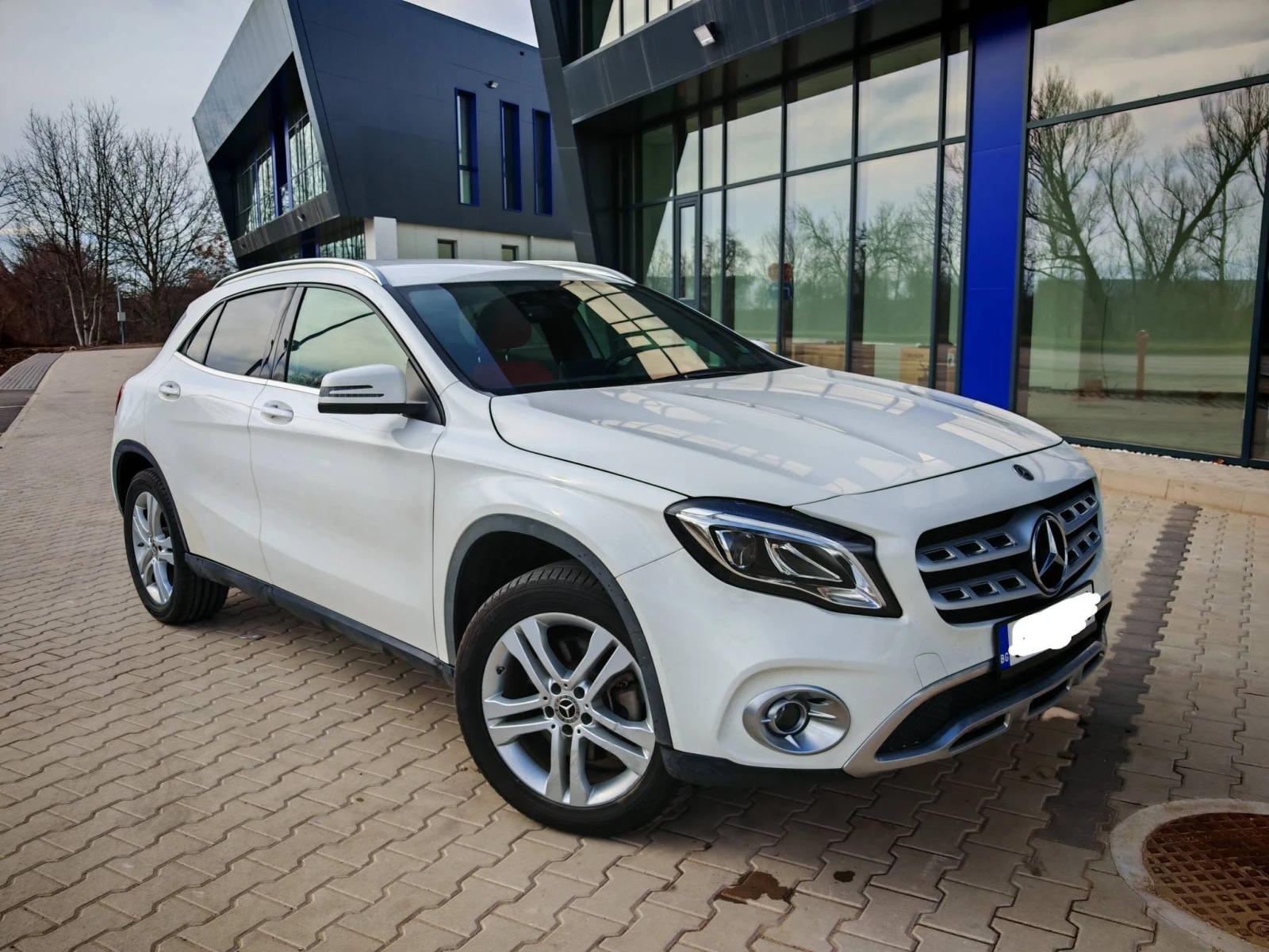 Mercedes-Benz GLA 250 Отлично състояние, много нисък пробег!