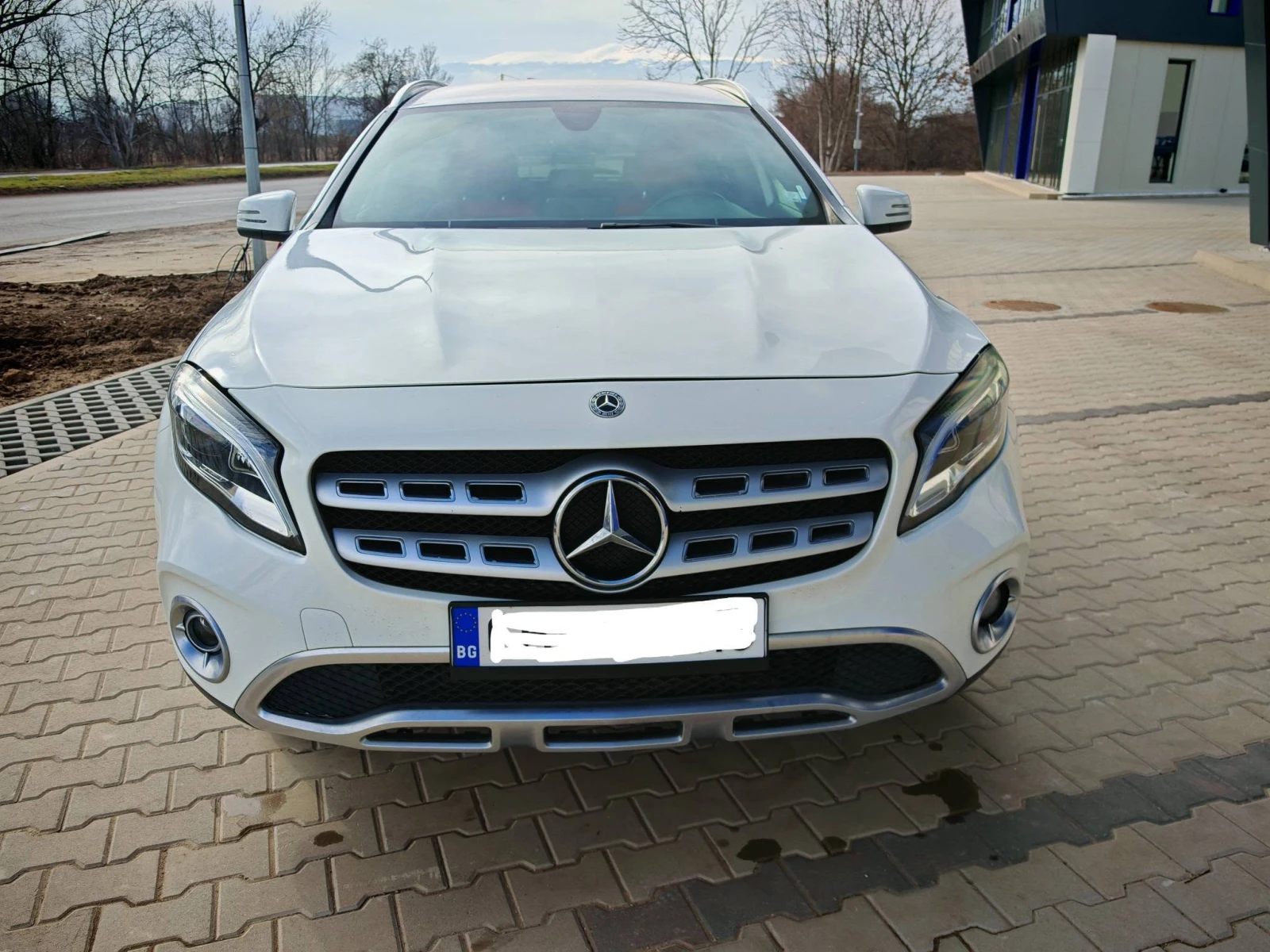 Mercedes-Benz GLA 250 Отлично състояние, много нисък пробег!, снимка 7 - Автомобили и джипове - 53771391