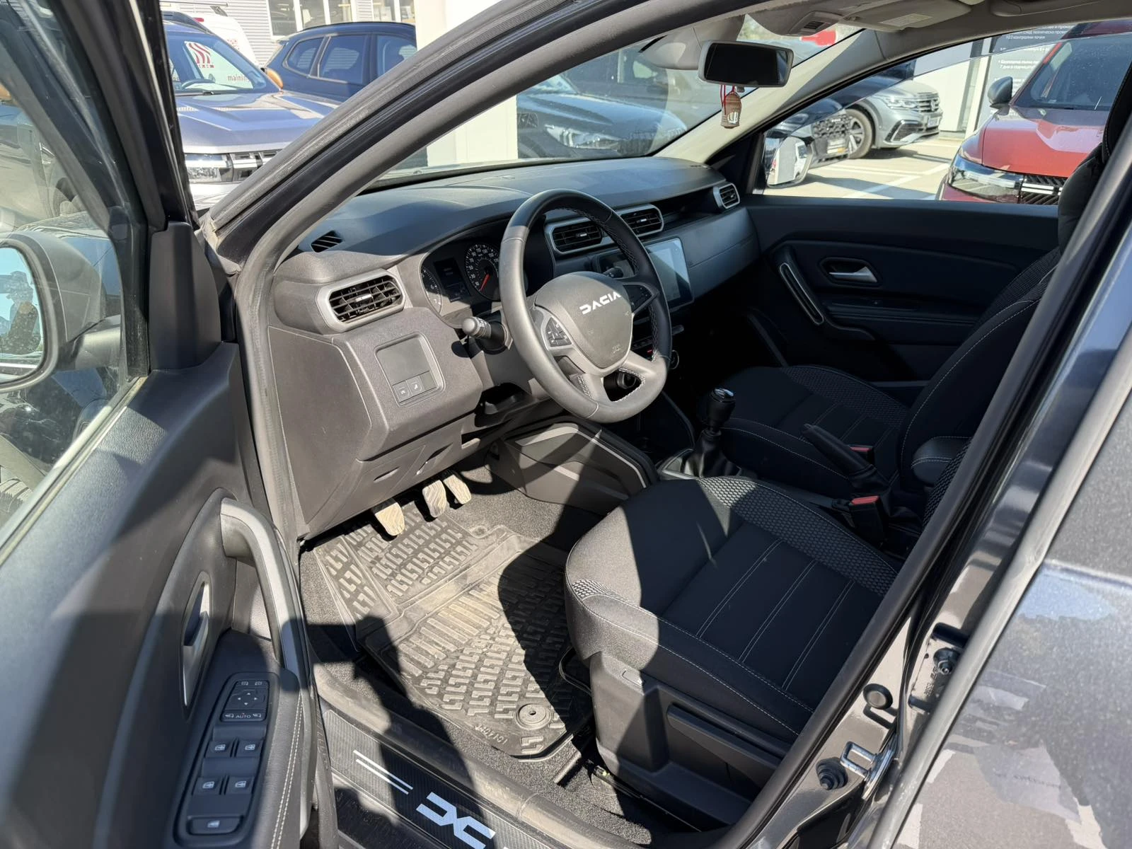 Dacia Duster 1.0 Tce/LPG Extreme, снимка 8 - Автомобили и джипове - 54288747