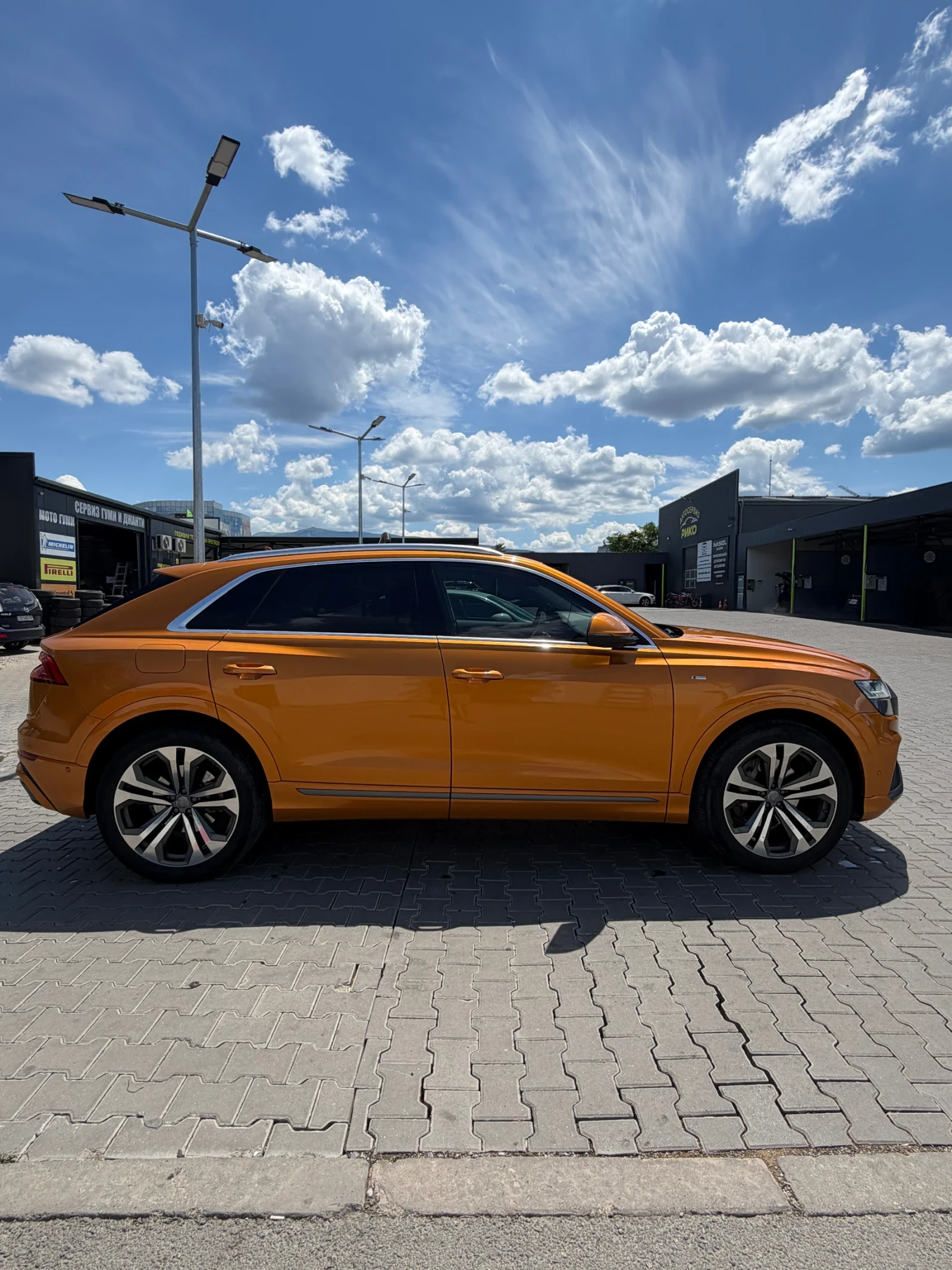 Audi Q8, снимка 2 - Автомобили и джипове - 55228551