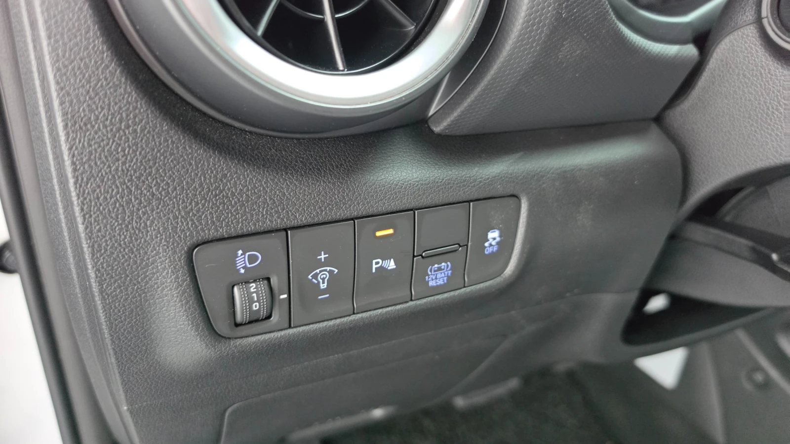Hyundai Kona Keyless | Подгрев | Lane assist, снимка 16 - Автомобили и джипове - 55772785