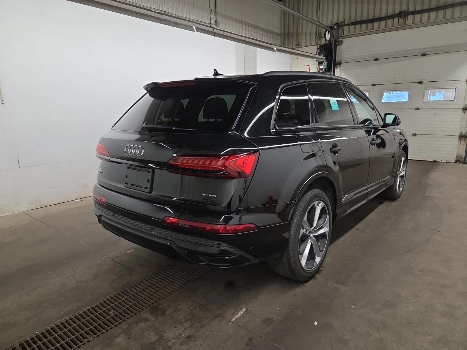 Audi Q7 * PROGRESSIV * АВТОКРЕДИТ БЕЗ ПЪРВОНАЧАЛНА ВНОСКА, снимка 3 - Автомобили и джипове - 56026127