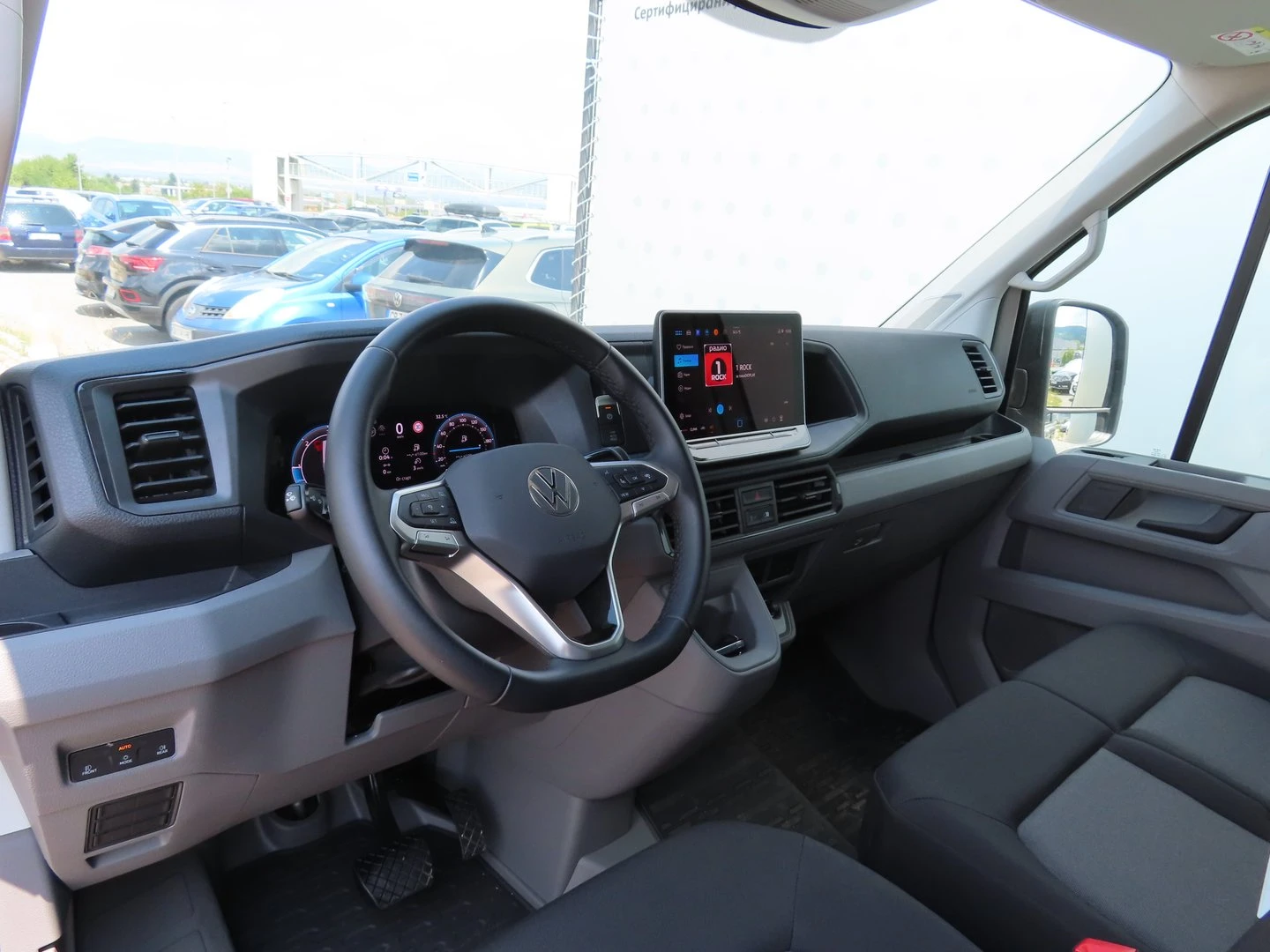 VW Crafter 35 Kasten M 11.3 m3 TDI предно - изображение 4