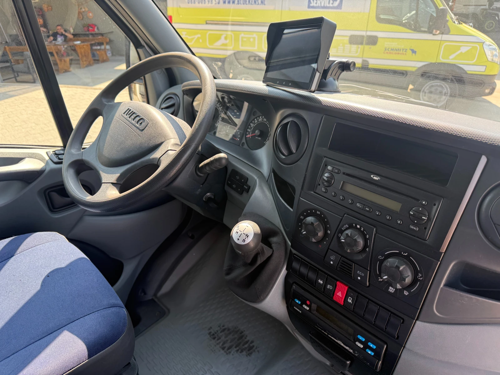 Iveco Daily 40C18 3.0HPI до 3.5т. 4.20м. 1000кг борд Клима , снимка 11 - Бусове и автобуси - 55775284
