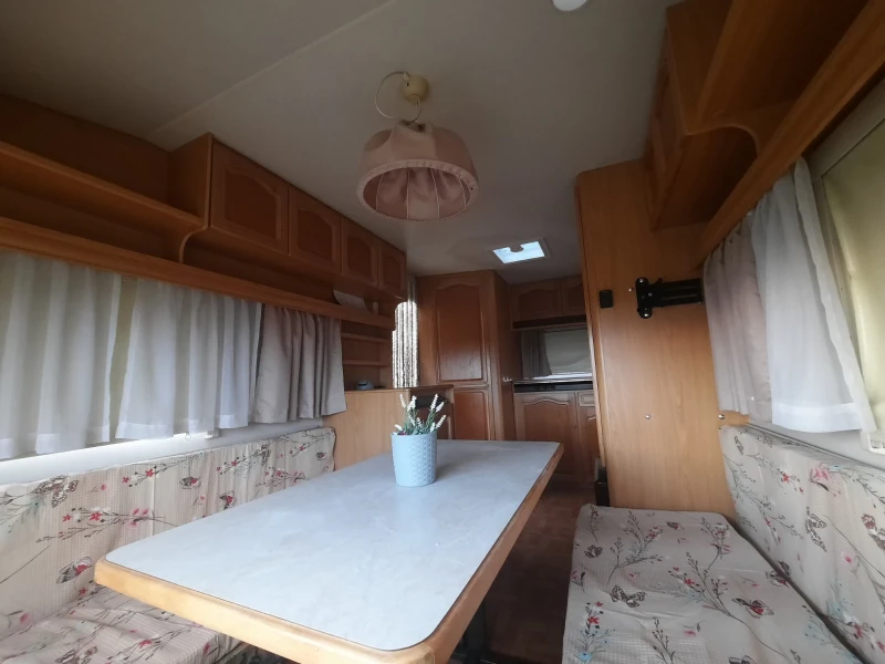 Каравана Knaus Azur, снимка 9 - Каравани и кемпери - 48634130