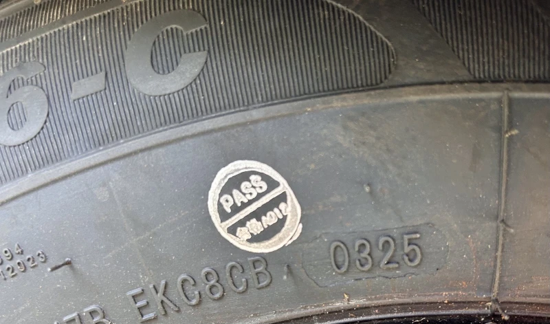 Каравана Burstner Club, снимка 16 - Каравани и кемпери - 52421179