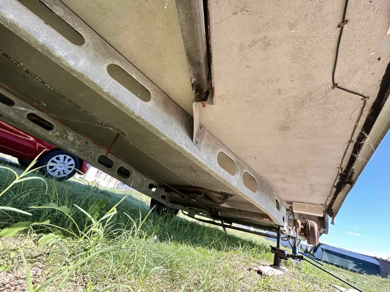 Каравана Burstner Club, снимка 15 - Каравани и кемпери - 52421179