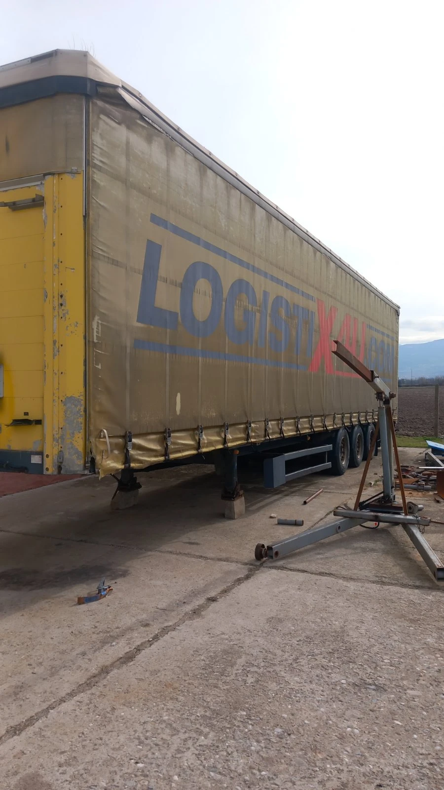 Полуремарке Schwarzmuller Mega