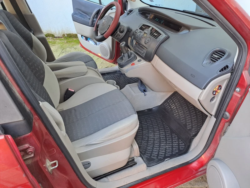 Renault Scenic 1.6 16V, снимка 11 - Автомобили и джипове - 48109671