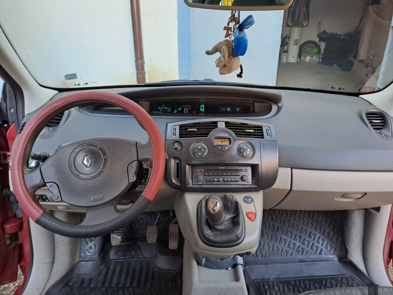 Renault Scenic 1.6 16V, снимка 12 - Автомобили и джипове - 48109671