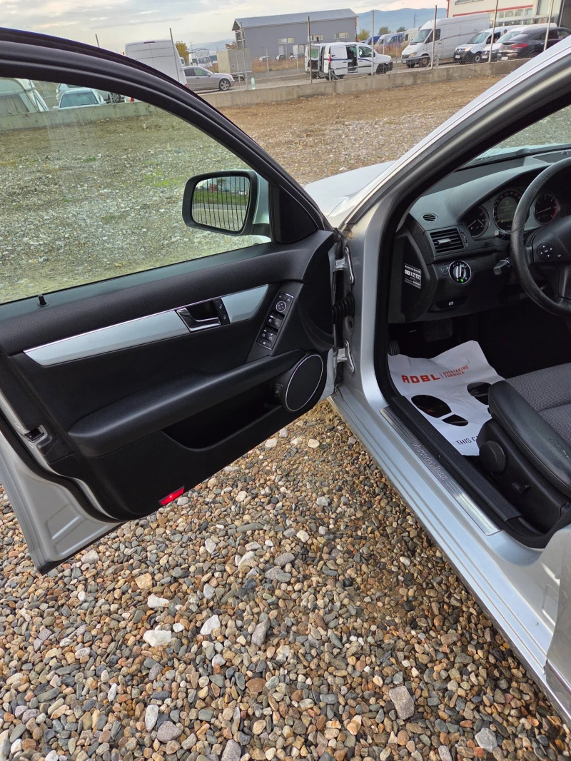 Mercedes-Benz C 220 2.2 сdi 170 k.c Avangarde , снимка 13 - Автомобили и джипове - 52163324