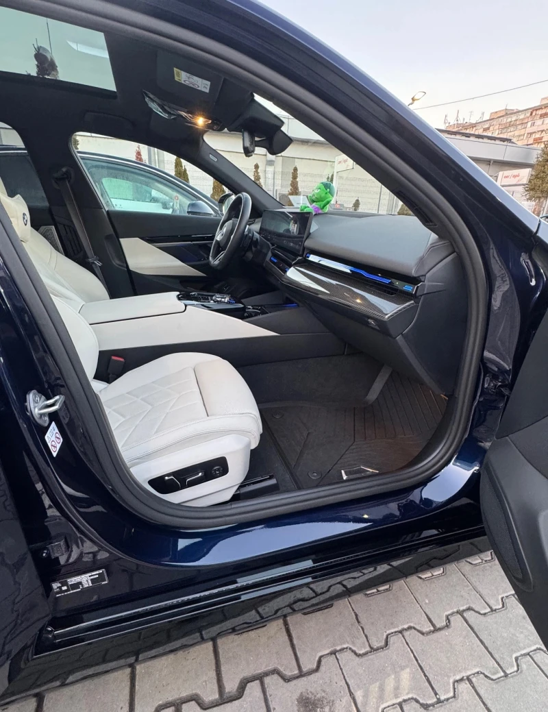 BMW 520 xDrive M-Sport , снимка 5 - Автомобили и джипове - 52622668