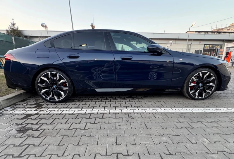 BMW 520 xDrive M-Sport , снимка 2 - Автомобили и джипове - 52622668