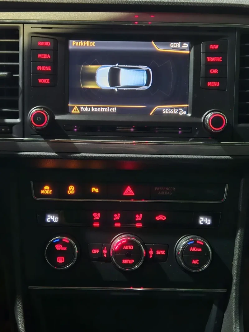 Seat Leon PANORAMA LIMITED Edition FULL LED, снимка 9 - Автомобили и джипове - 53025424