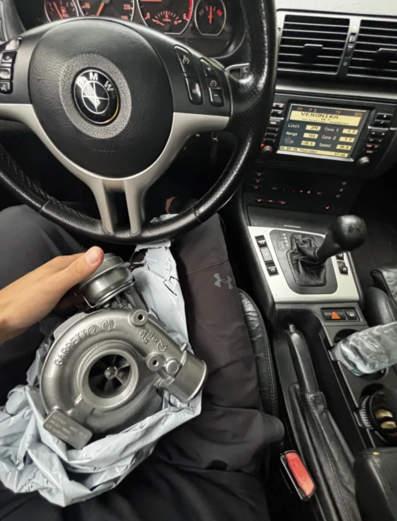 BMW 330 Xdrive, снимка 12 - Автомобили и джипове - 53042528