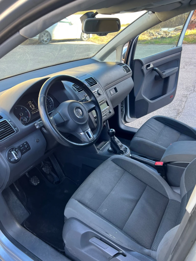 VW Touran 1.6 TDI, снимка 8 - Автомобили и джипове - 53444246