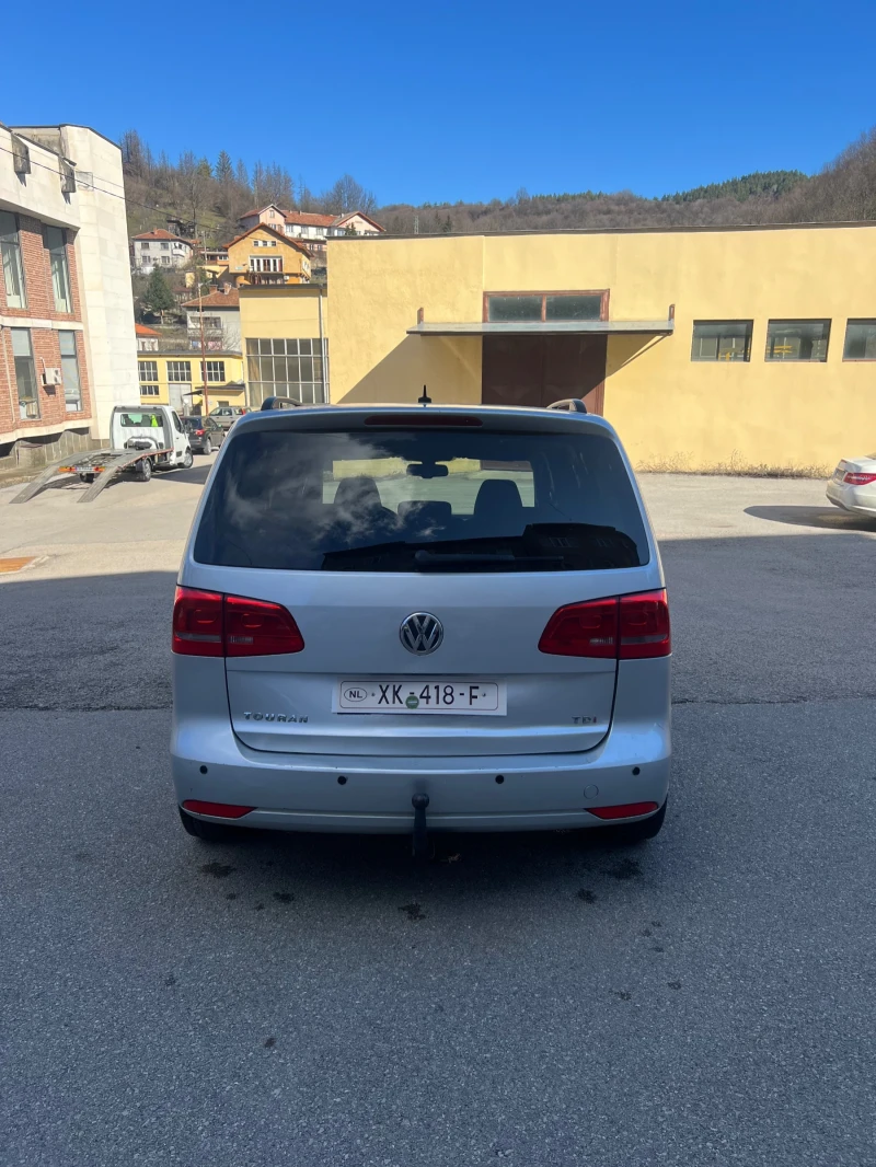 VW Touran 1.6 TDI, снимка 5 - Автомобили и джипове - 53444246