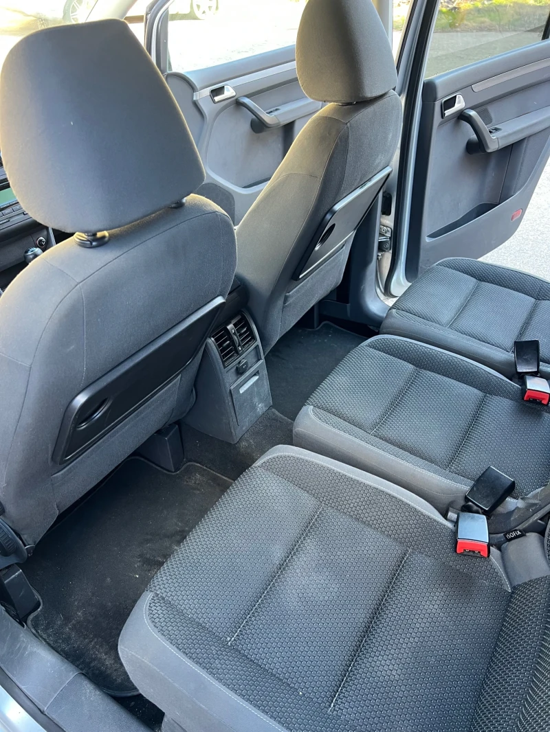 VW Touran 1.6 TDI, снимка 9 - Автомобили и джипове - 53444246