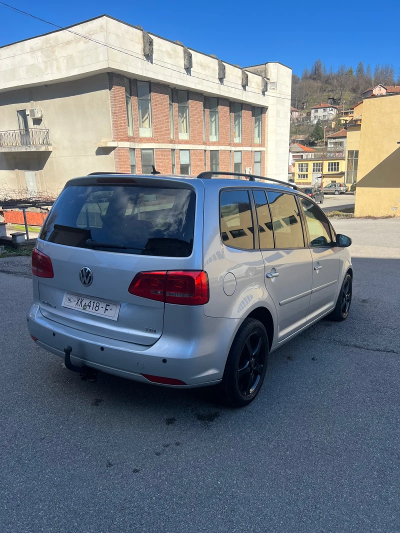 VW Touran 1.6 TDI, снимка 6 - Автомобили и джипове - 53444246