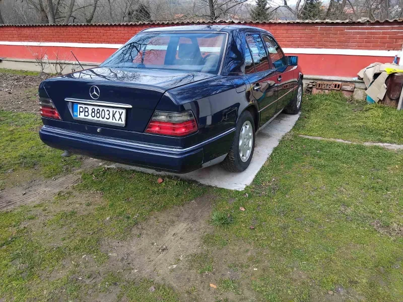 Mercedes-Benz E 220 W124, снимка 4 - Автомобили и джипове - 53488002