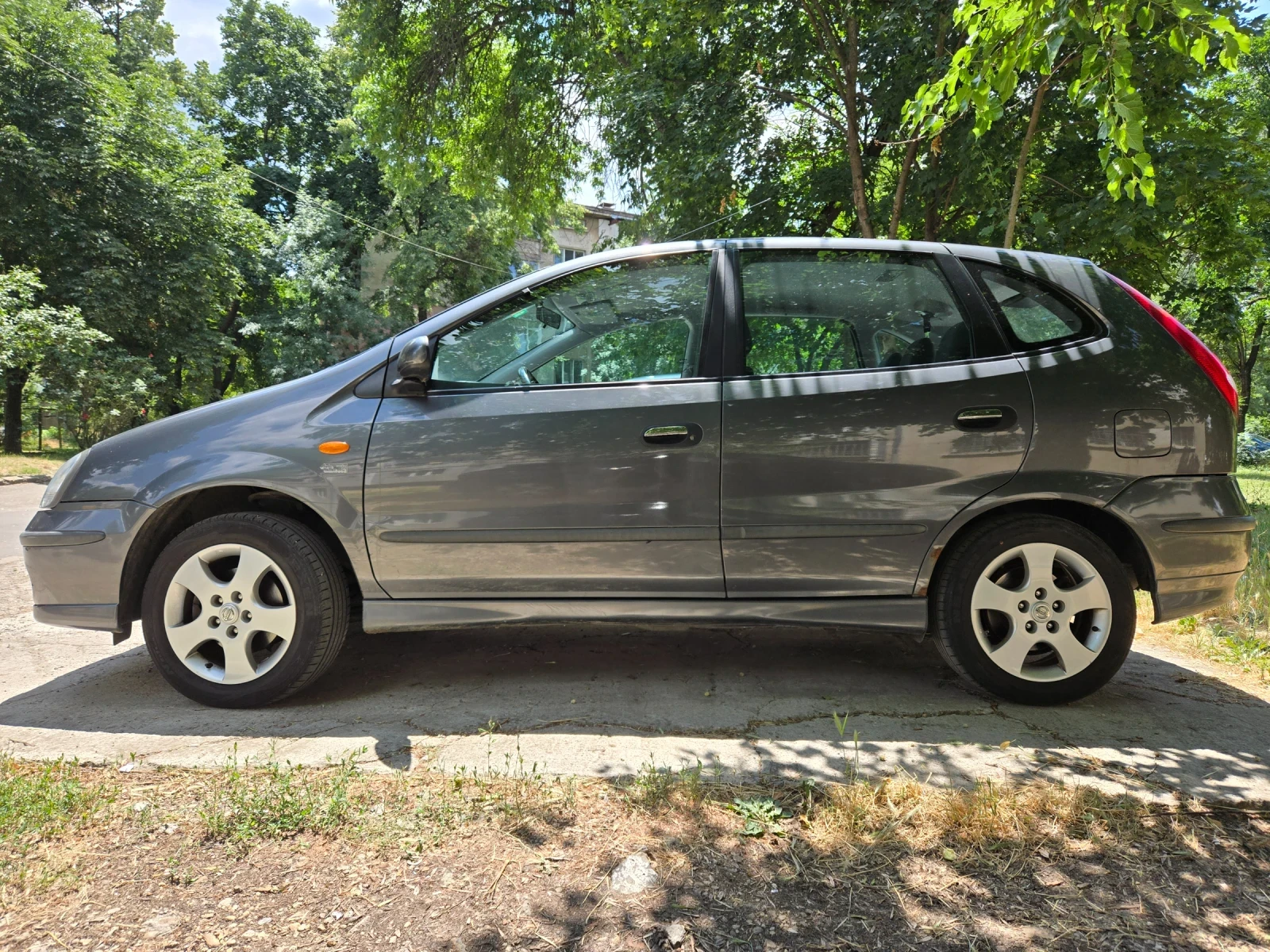 Nissan Almera tino Tino - изображение 4