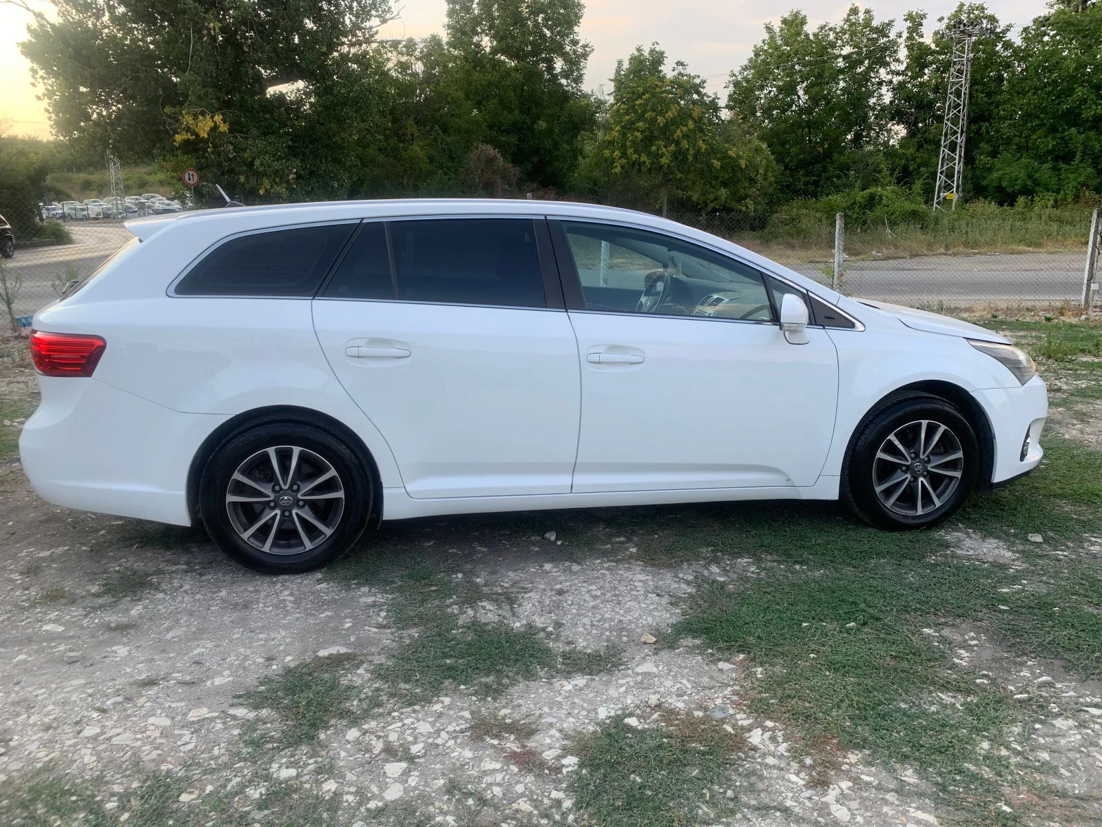 Toyota Avensis 2.0ШВЕЙЦАРИЯ - изображение 7