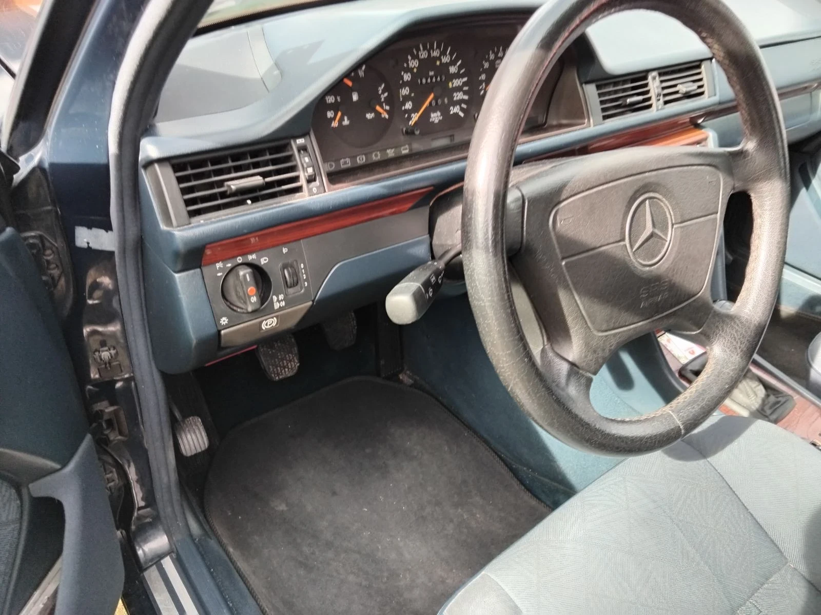 Mercedes-Benz E 220 W124 - изображение 5