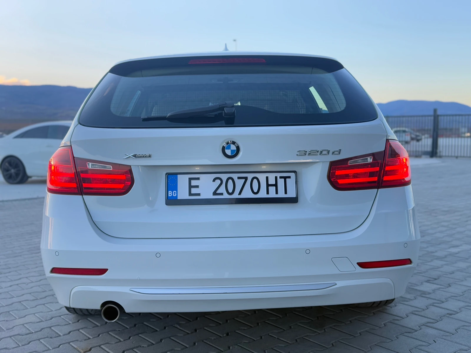 BMW 320 2.0xd Face lift Собствен лизинг !!! - изображение 6