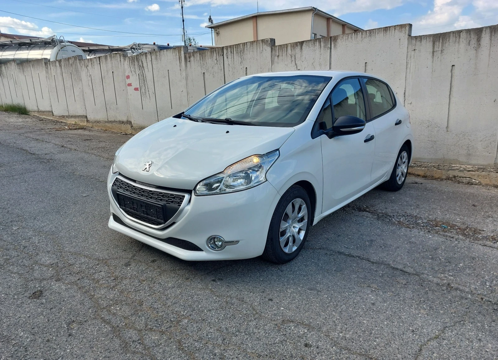 Peugeot 208 1.4d.68ks.Обслужен, снимка 3 - Автомобили и джипове - 54258843