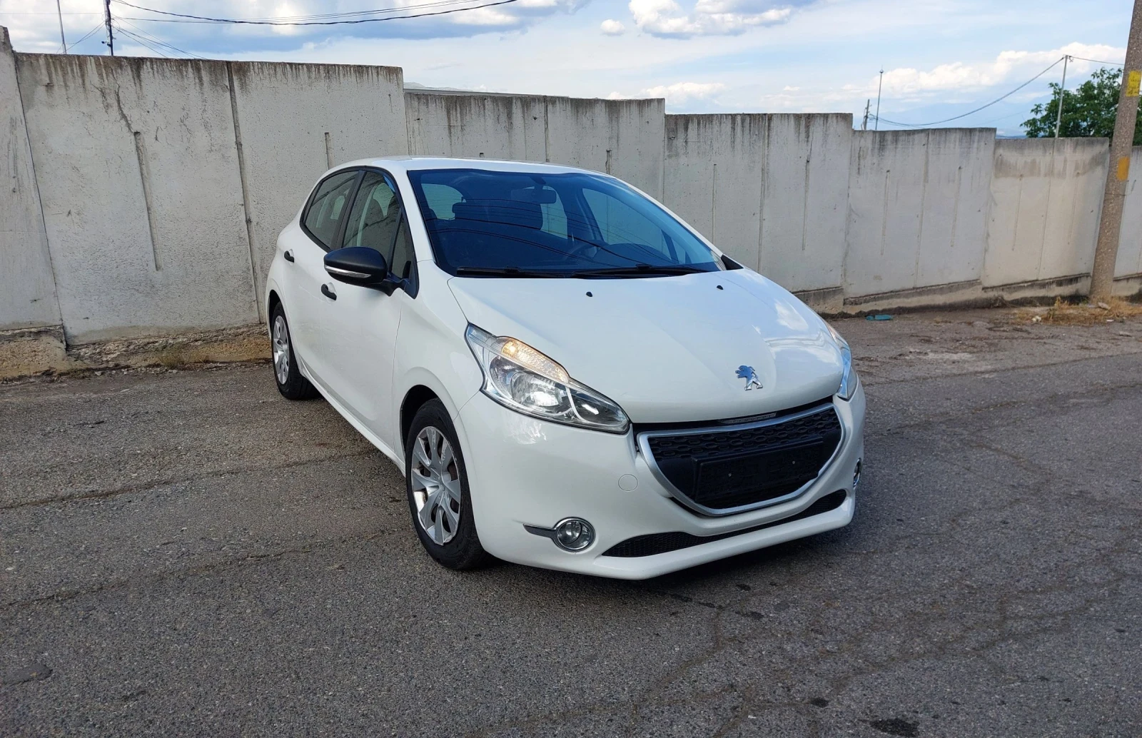 Peugeot 208 1.4d.68ks.Обслужен
